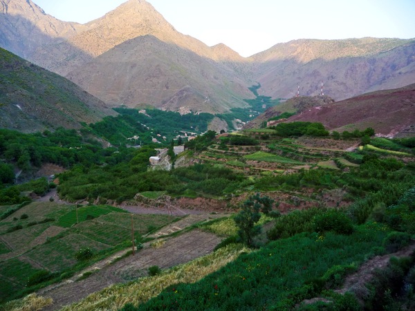 #htmlcaption Toubkal climbing