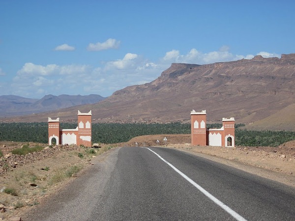 #htmlcaption Dunes Oasis Oued draa