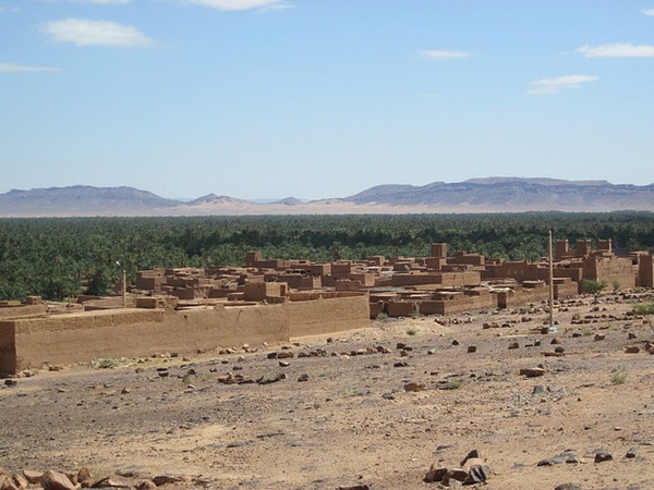 #htmlcaption Dunes Oasis Oued draa