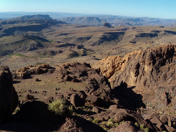 Djebel Saghrou et sahara